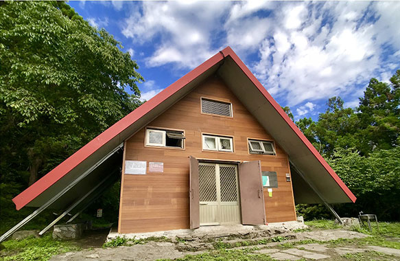 【瓦拉米山屋或營地】